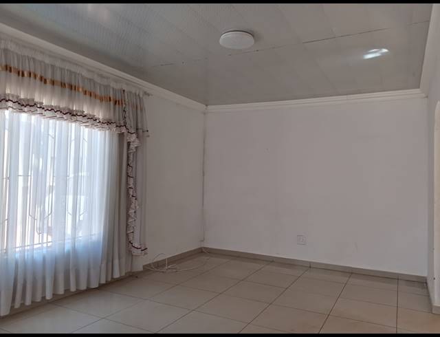 2 BEDROOM FREEHOLD FOR SALE IN VOSLOORUS